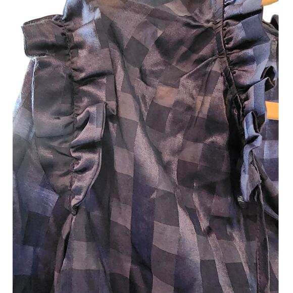 Vineyard Vines Size Medium Popover Check Ruffle in Deep Bay NWT - Picture 3 of 5